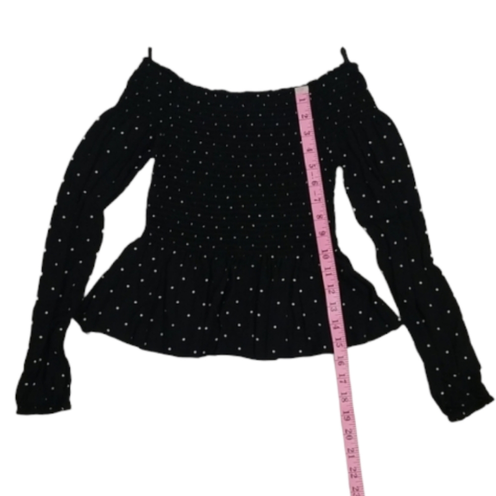 Japna off the shoulder top, Size XS